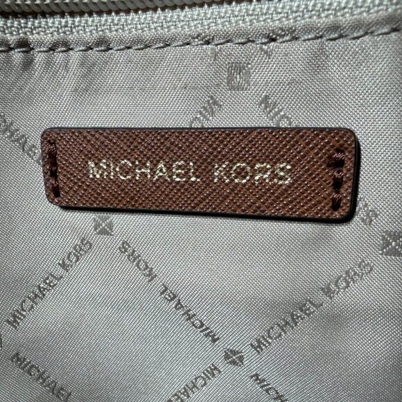 Michael Kors MK Signature Tote Bag — Vanilla & Acorn Monogram - Picture 14 of 16